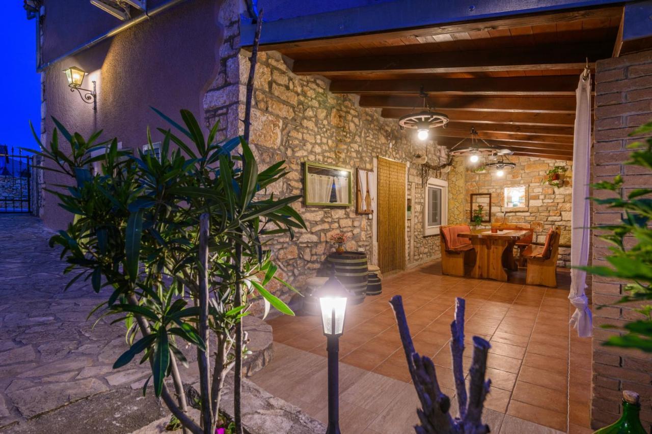 Rustic Istrian House Varesco Krnica Exteriör bild