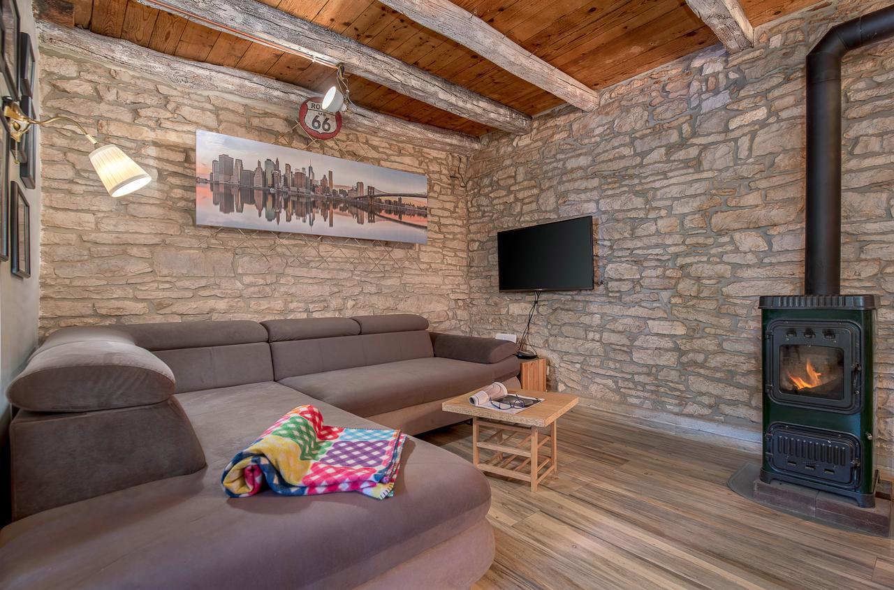 Rustic Istrian House Varesco Krnica Exteriör bild